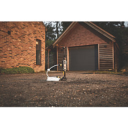 Titan TTI855PRW 22bar 18V 1 x 5.0Ah Li-Ion Cordless Hand-Held Pressure Washer (123PV)