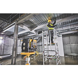 DEWALT DCE0811D1G-GB 12V 1 x 2.0Ah Li-Ion XR Green Self-Levelling Multi-Line Laser Level